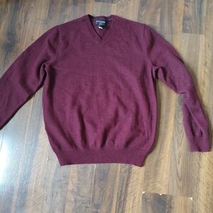 Banana Republic Men's  Burgundy V-Neck Sweater